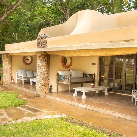 Eleven Pearl Boutique Hotel & Spa Diani Beach Eksteriør billede