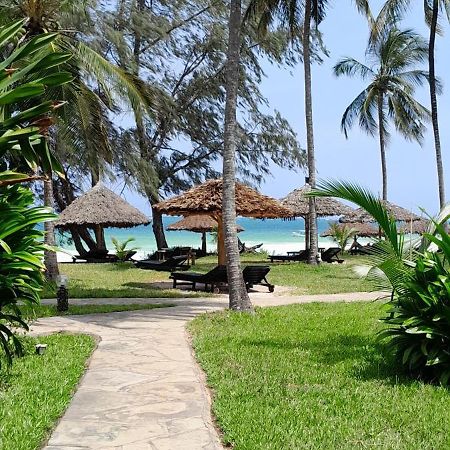 Eleven Pearl Boutique Hotel & Spa Diani Beach Eksteriør billede