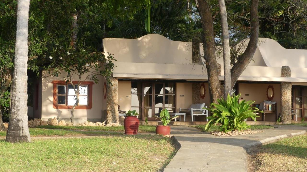 Eleven Pearl Boutique Hotel & Spa Diani Beach Eksteriør billede