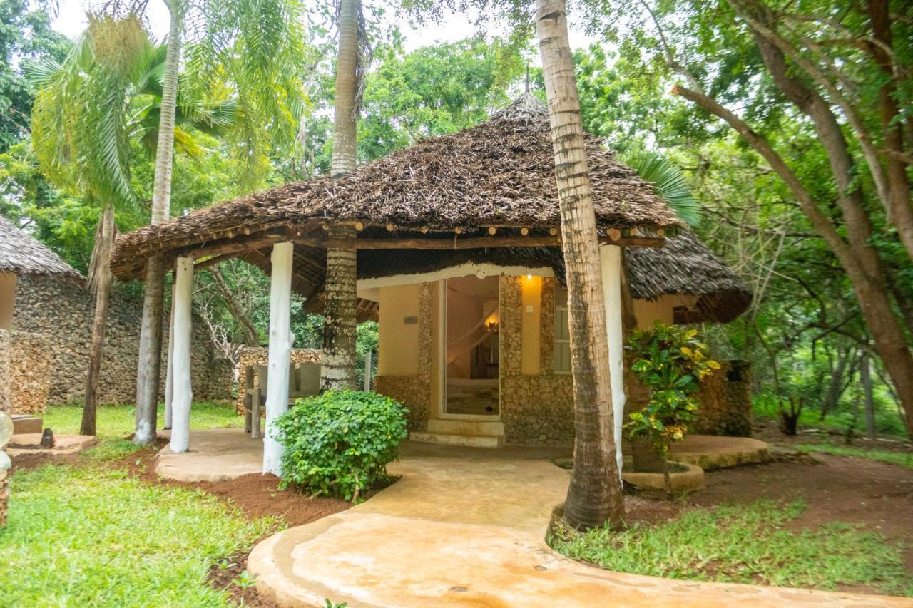 Eleven Pearl Boutique Hotel & Spa Diani Beach Eksteriør billede