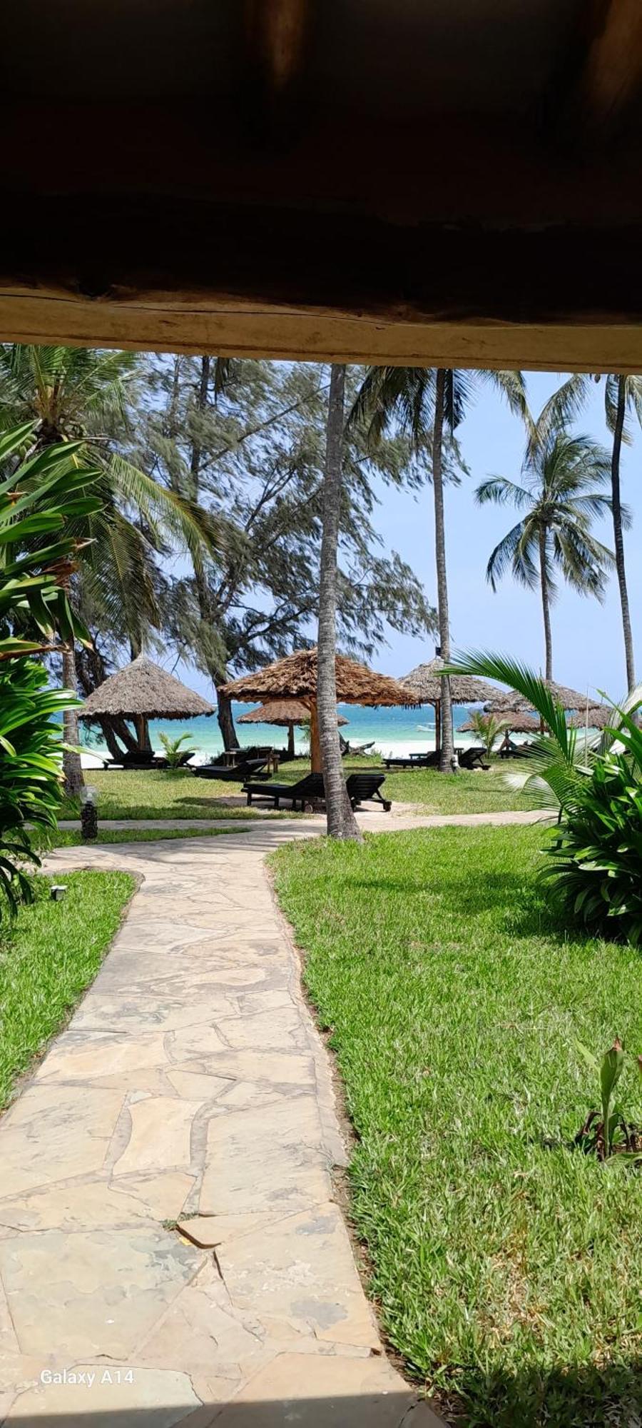 Eleven Pearl Boutique Hotel & Spa Diani Beach Eksteriør billede